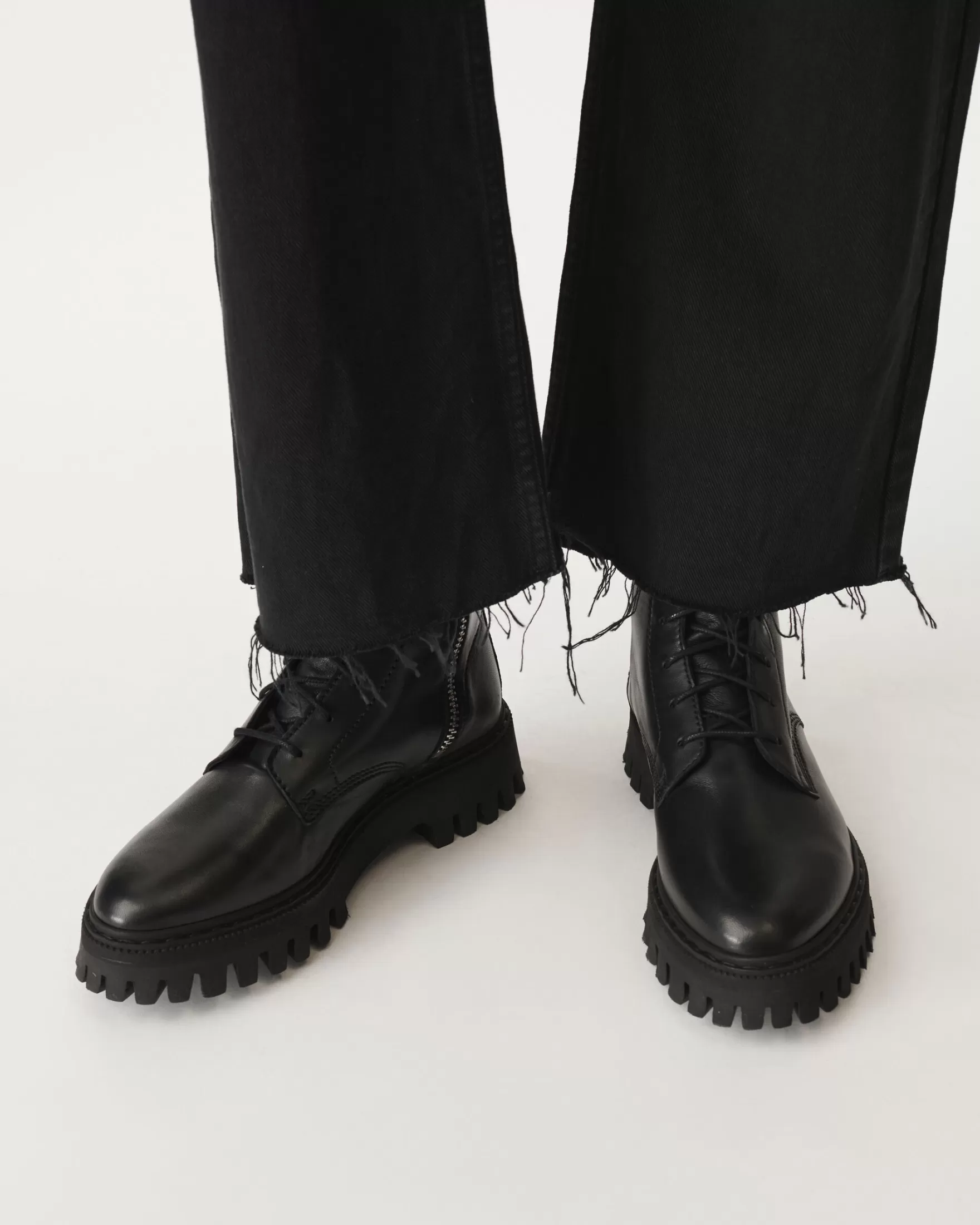 Discount Boots En Cuir A Lacets Kosmic Femme Bottines