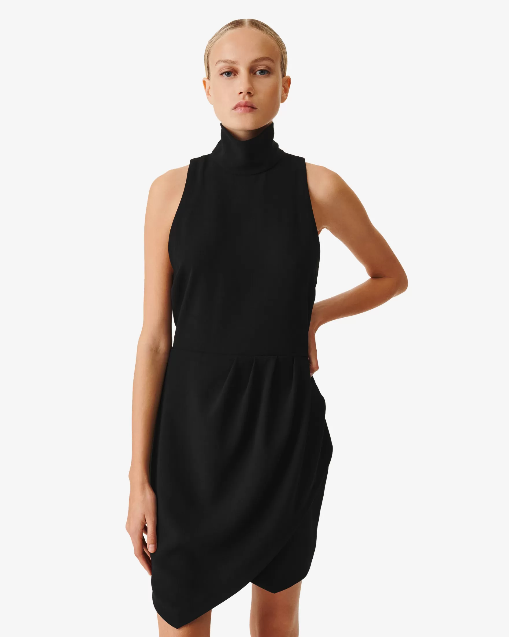 Shop Robe Courte Sans Manches Kamela Femme Robes
